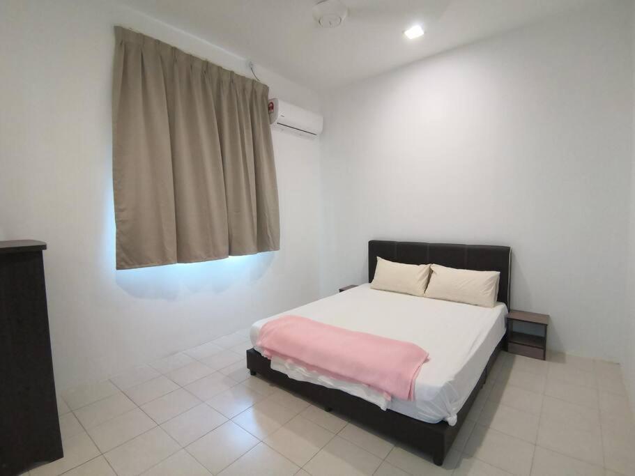 MODERN , SPACIOUS GAMBANG UMP 18 Guest House Exterior foto